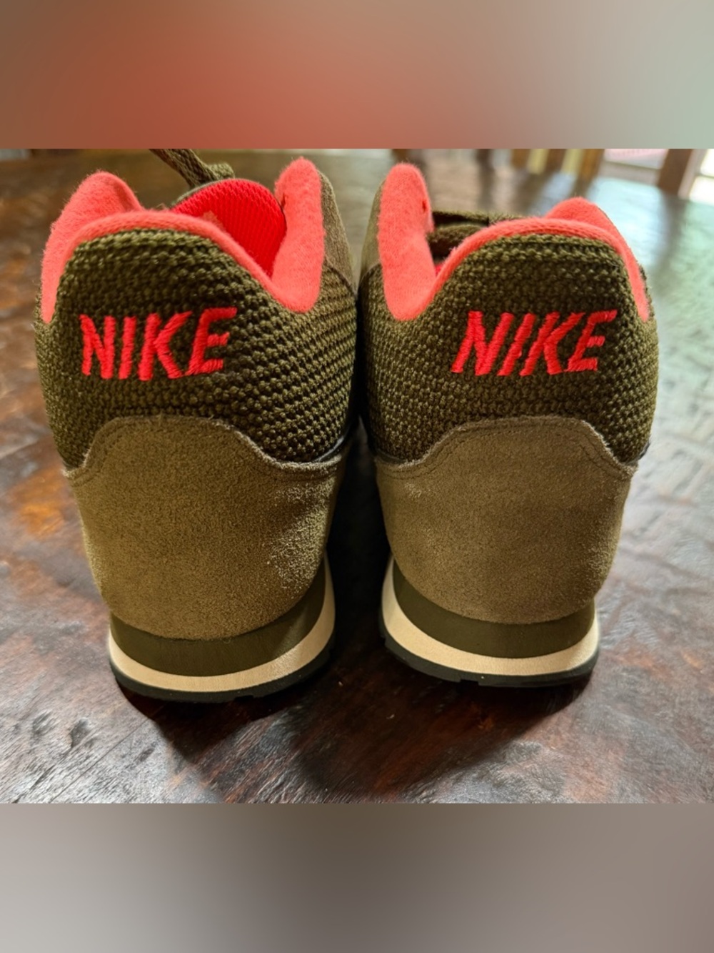 Nike Md Runner 2 Mid trail shoe, size 8.5, women’s - Picture 7 of 11